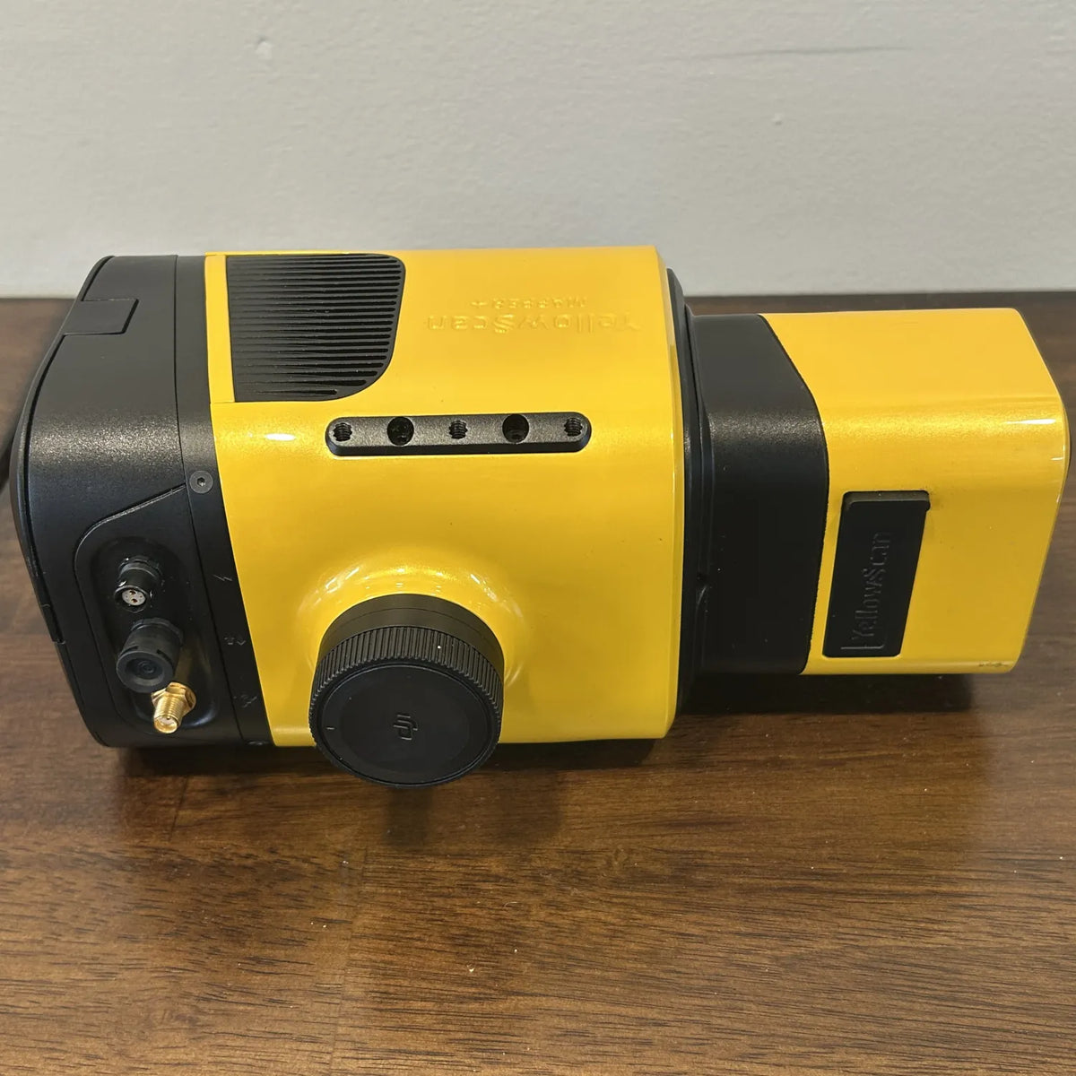 yellowscan mapper plus on table